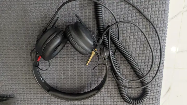 Наушники Senhiser hd25