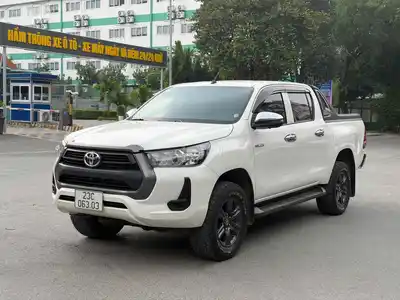 Toyota Hilux 2021 Пикап Автомат Белый 90000 км