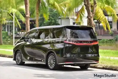 Lexus LM 500h 2025