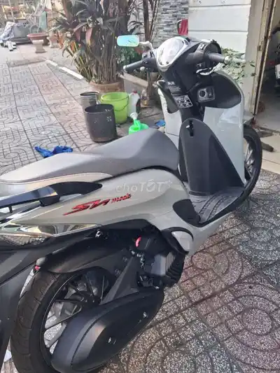 Honda SH Mode 124.8 куб.см Серо-черный