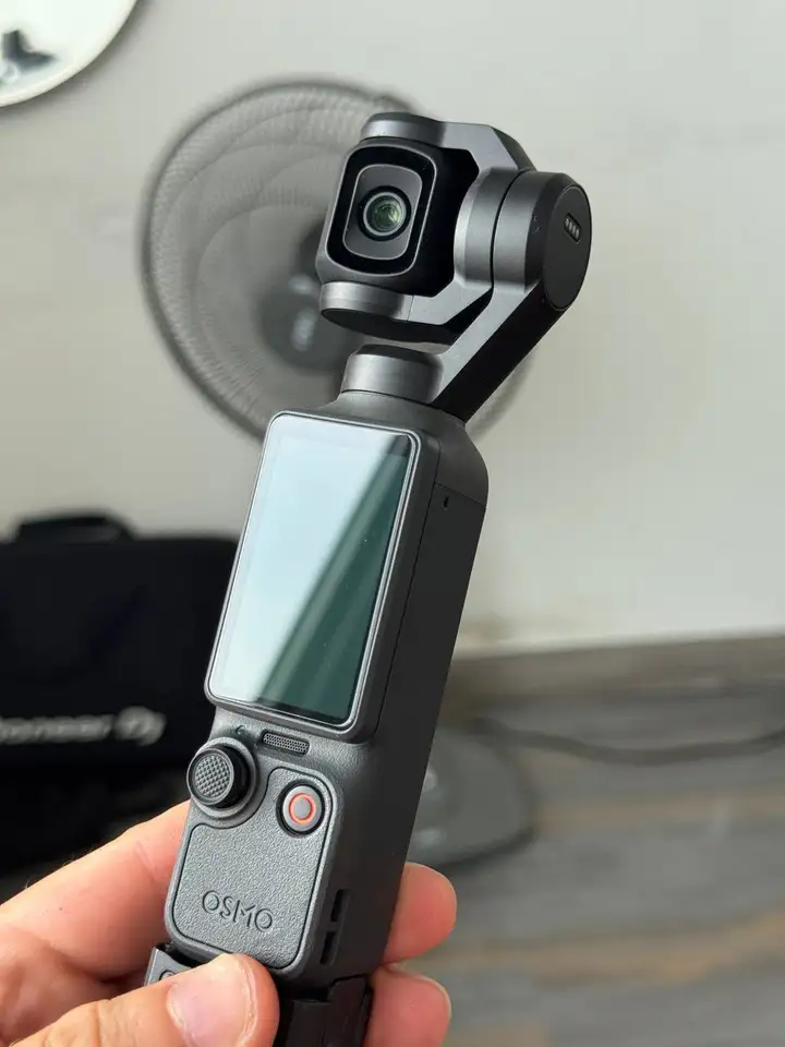 DJI Osmo Pocket 4