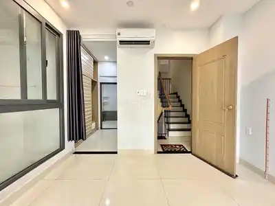 ВЛАДЕЛЕЦ В АРЕНДУ НОВЫЙ ДОМ - 4 СПАЛЬНИ, 3 ТУАЛЕТА - РАЙОН АЭРОПОРТА