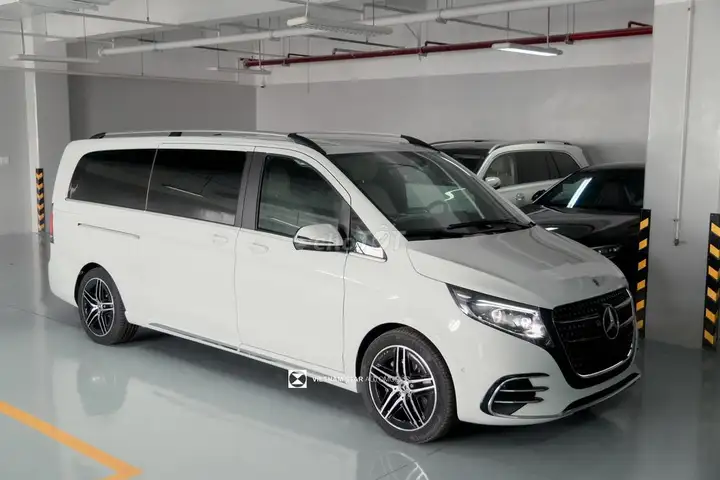 Mercedes V 300 2026: в наличии, 7 мест, бизнес-класс
