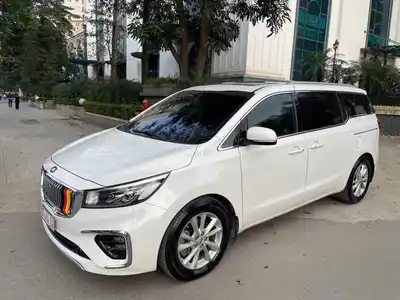 Kia Sedona 2018 2.2 DATH белый дизель автомат 88000 км