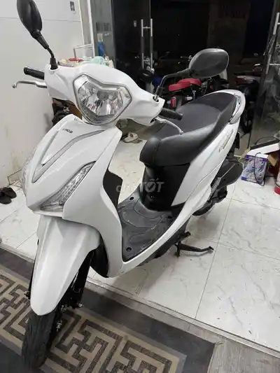 Kymco Candy Hermosa 50cc белого цвета