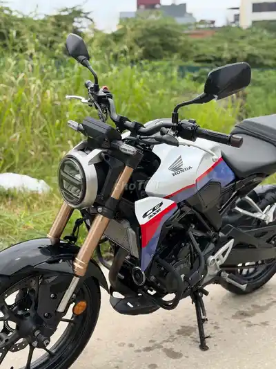 Honda CB300R 2011 11.000 км бело-красно-синий