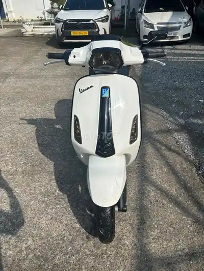Белый спортивный костюм Piaggio Vespa 2015, 30 км