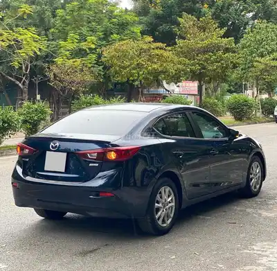 Mazda Mazda3 2019 1.5 Сине-черный 80000 км