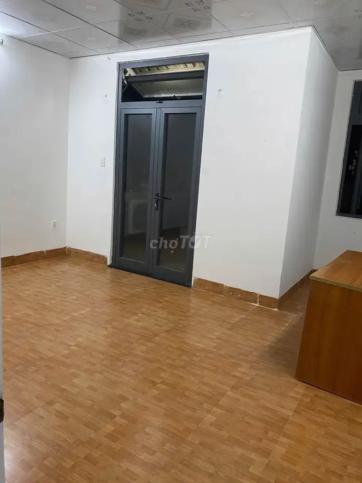 3-этажный дом, ул. До Ньан, напротив центрального автовокзала