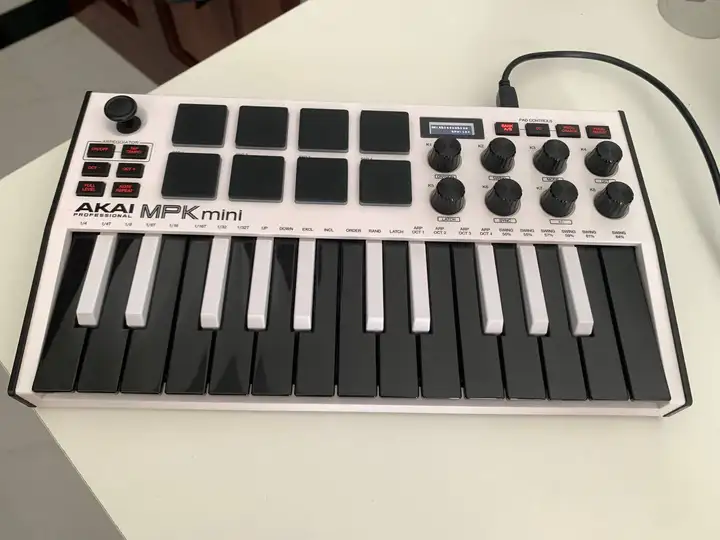 Akai MPK Mini mk3, G-MARK G5.1 IEM, KZ ZS10 PRO 2, Planet Waves 25SS00-DX