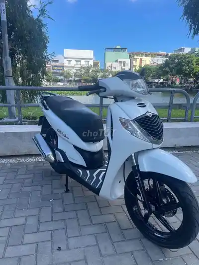 Honda SH 125i итальянской сборки белый