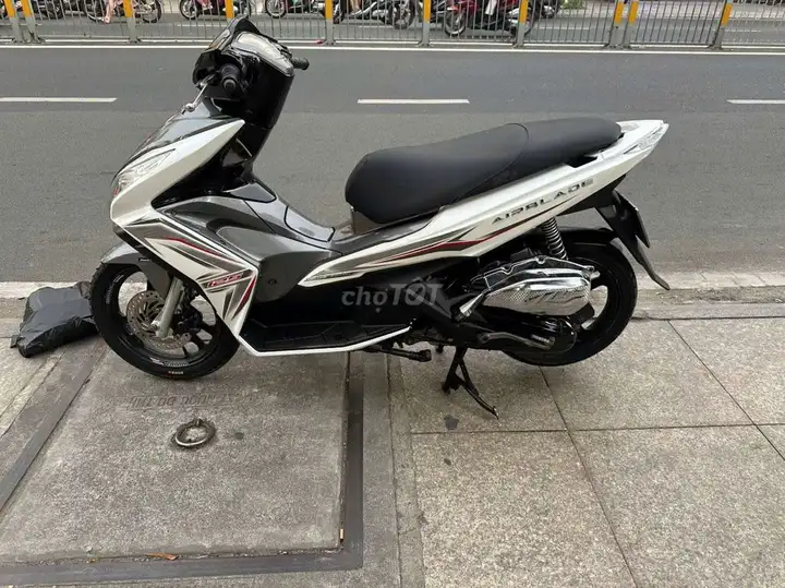 Honda Vario 150 2020 бело-серый