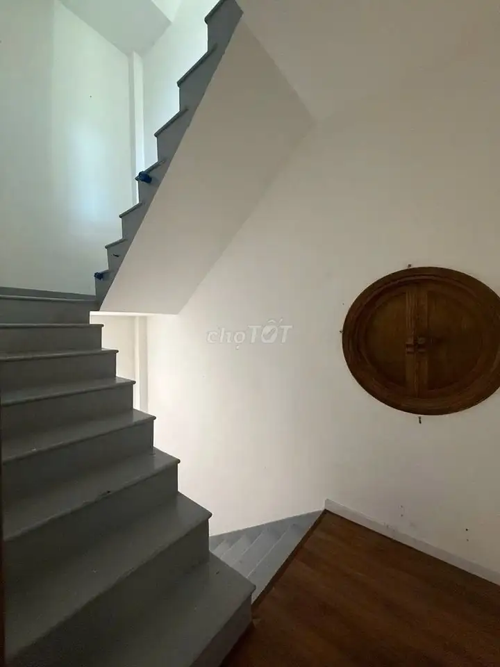 Дом 3 этажа, ул. Нгуен Чи Тхань, ф. Тхать Тханг