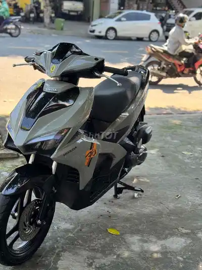 Honda Air Blade (помощь в погашении государственного долга)