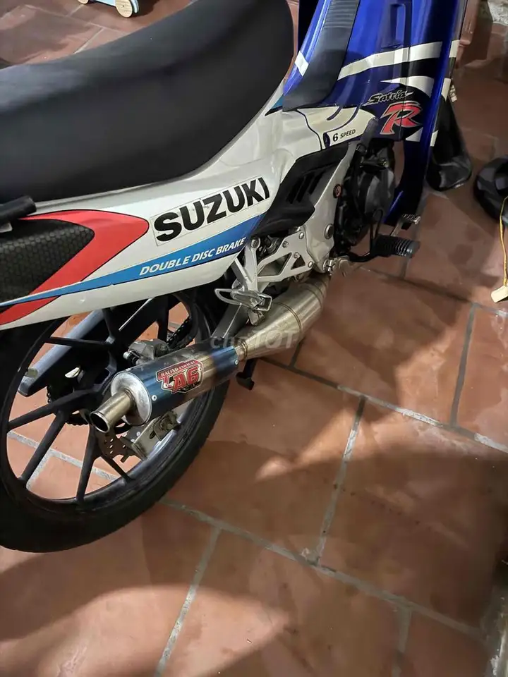 Suzuki Satria 120/6 белый синий красный