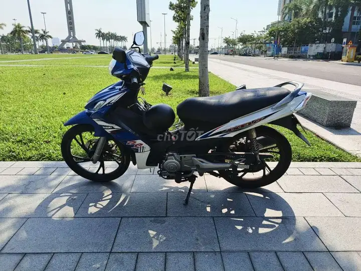 Suzuki Axelo 125cc сине-белый. BS 43