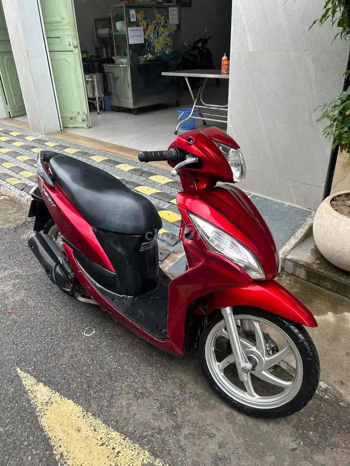 Honda Vision 2014, красный, комплектация Cao Cấp