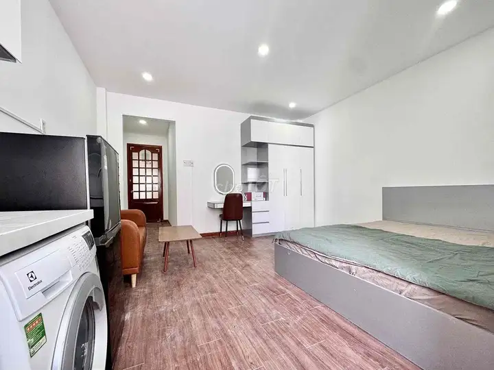 Студия 30м2 с мебелью в центре Quận 3