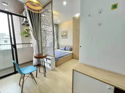 Комната 30м2 в центре Хайчау, полный комплект мебели