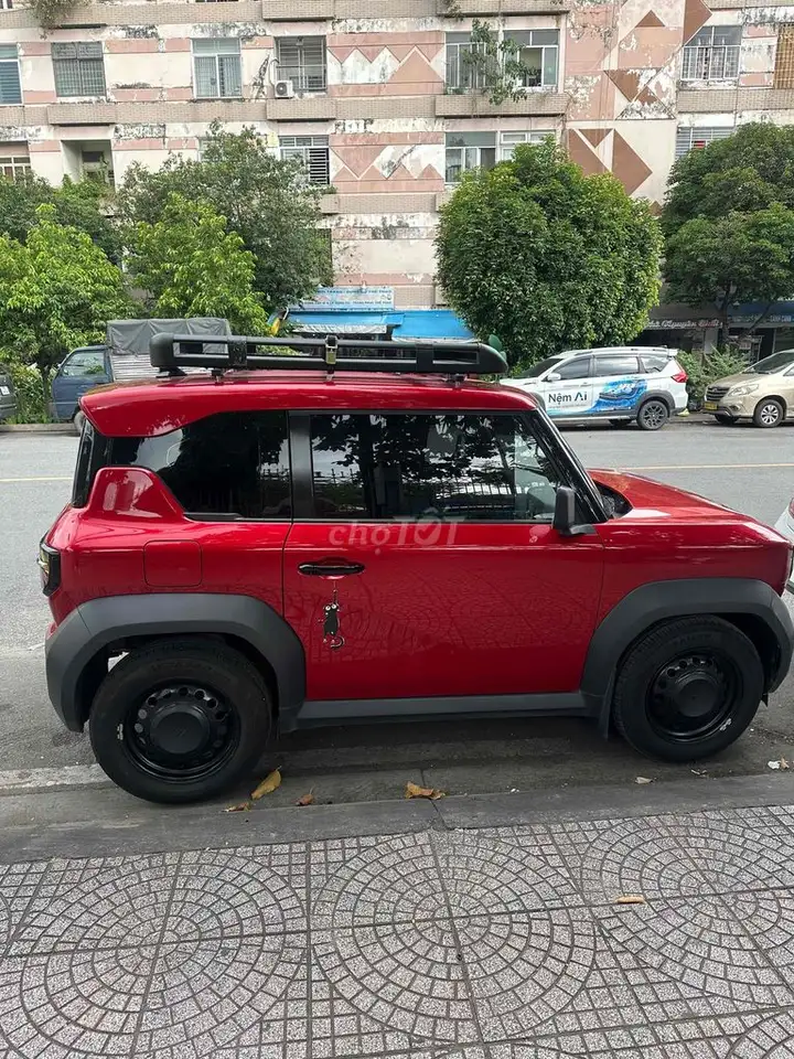 Электромобиль VinFast VF3, красный, 32 000 км