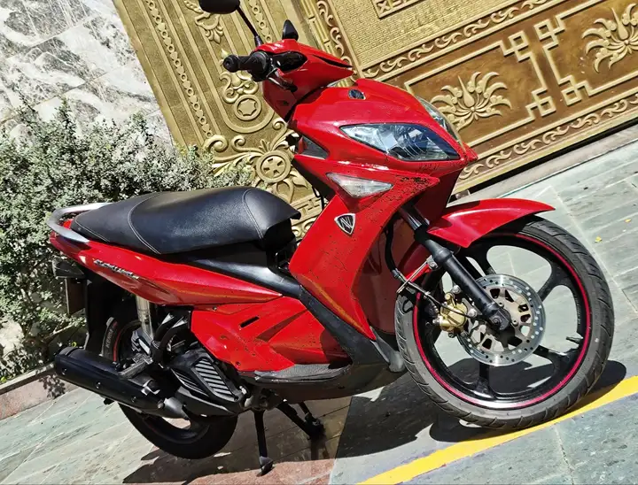 YAMAHA LX4 Nouvo 2011
