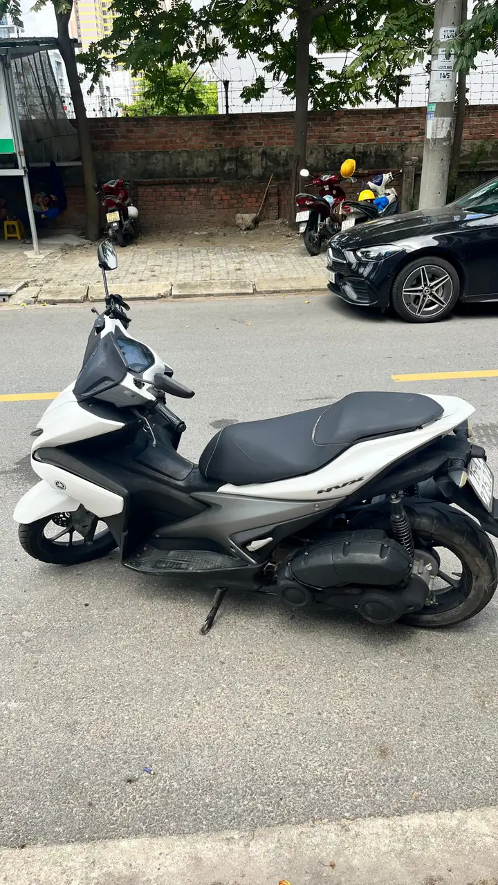 Скутер Yamaha NVX 2017