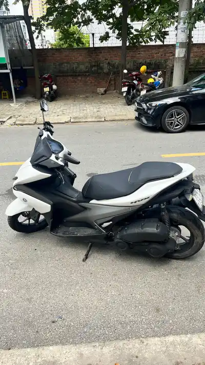 Скутер Yamaha NVX 2017