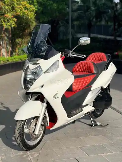 Honda Silver Wing 600cc белый/красный