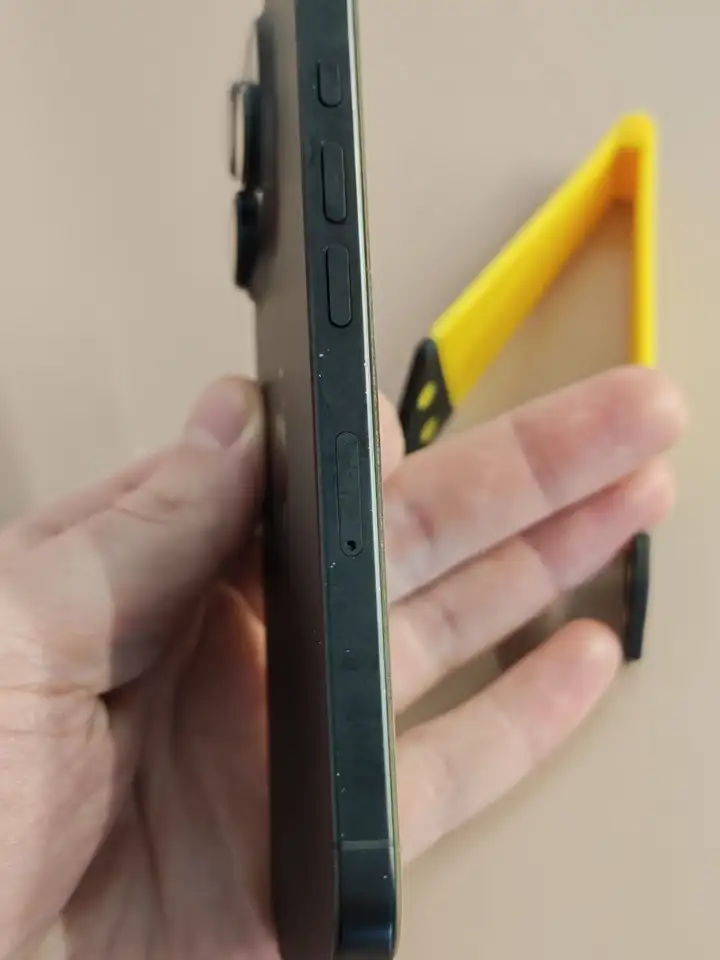 iPhone 16 Pro 128GB Black Titanium
