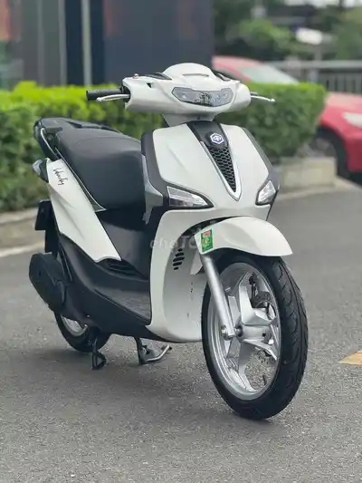 Piaggio Liberty ABS 12/2025 белый 4.000 км