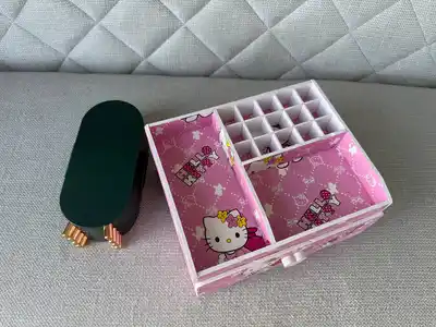 Шкатулка для косметики и украшений
