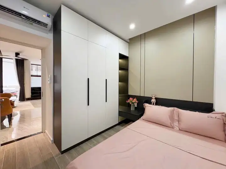Дом 4 этажа, 4 спальни, 56 м²