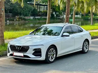 VinFast Lux A2.0 2021 Base, пробег 68 000 км, белый