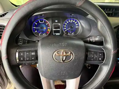 Toyota Hilux 2018 G МКПП 4x4 одометр 83 000 км Серебристый