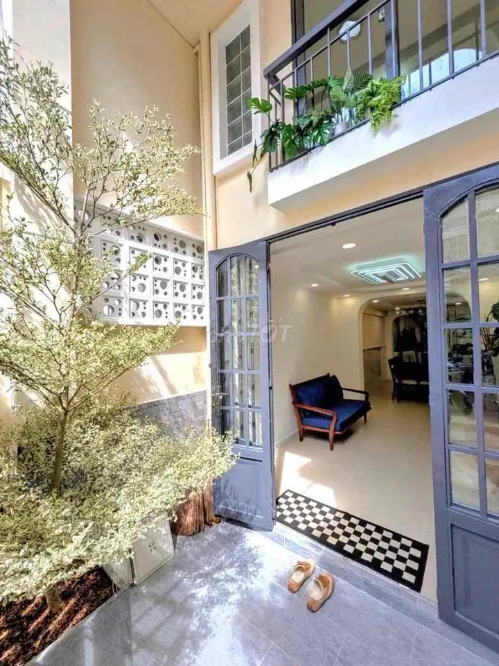 Дом 4 этажа, 100 м², Фу Нюань, оживленный район