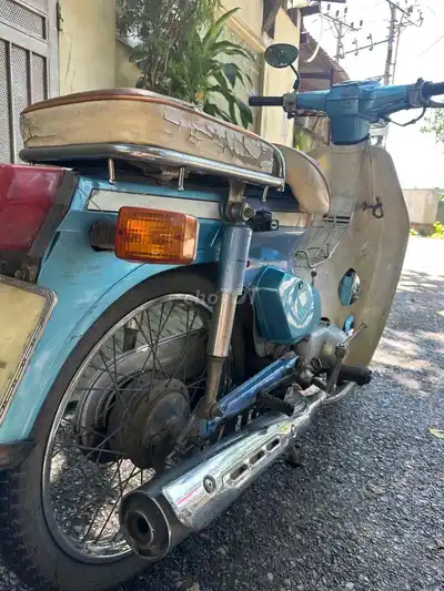 Honda Cub 82 синего цвета