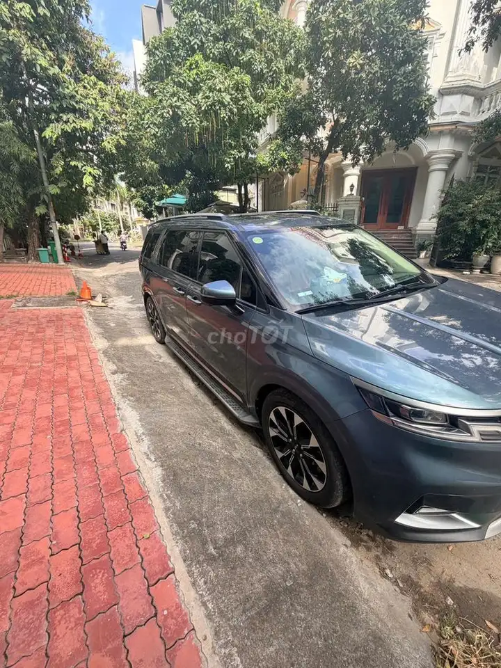 Kia Carnival KA4 2.2 AT FH7 синий