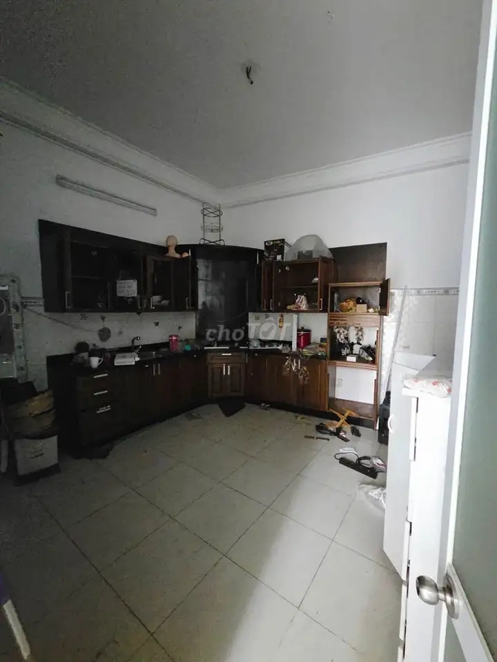 Аренда коммерческого помещения 4x20м, 3 этажа, 4 спальни, 4 санузла