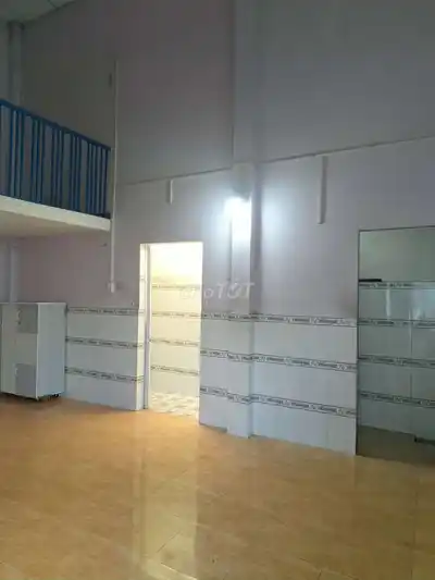 Комната 38м² на улице Nguyen Duy Trinh, phường Long Truong (Q9) с антресолью