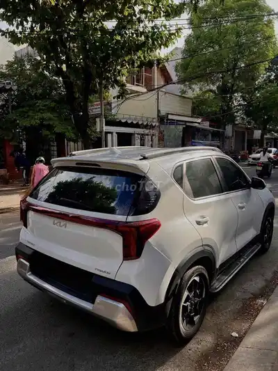 Kia Sonet Luxury 2024 белый