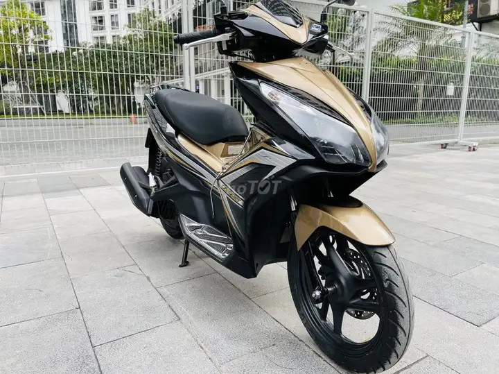 Honda Air Blade 125 2014 Золотой