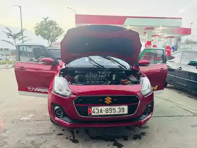 Suzuki Swift 2018 - Красный 80000 км