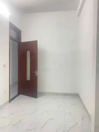 Сдаётся 2 этаж здания на улице с фасадом 7.5м у То Ндык Тхт