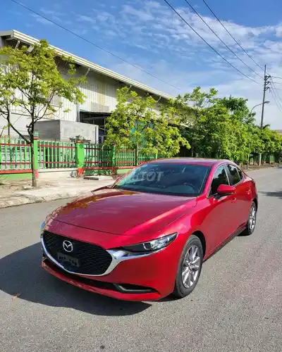Mazda 3 Luxury 2022 Красный 62000 км