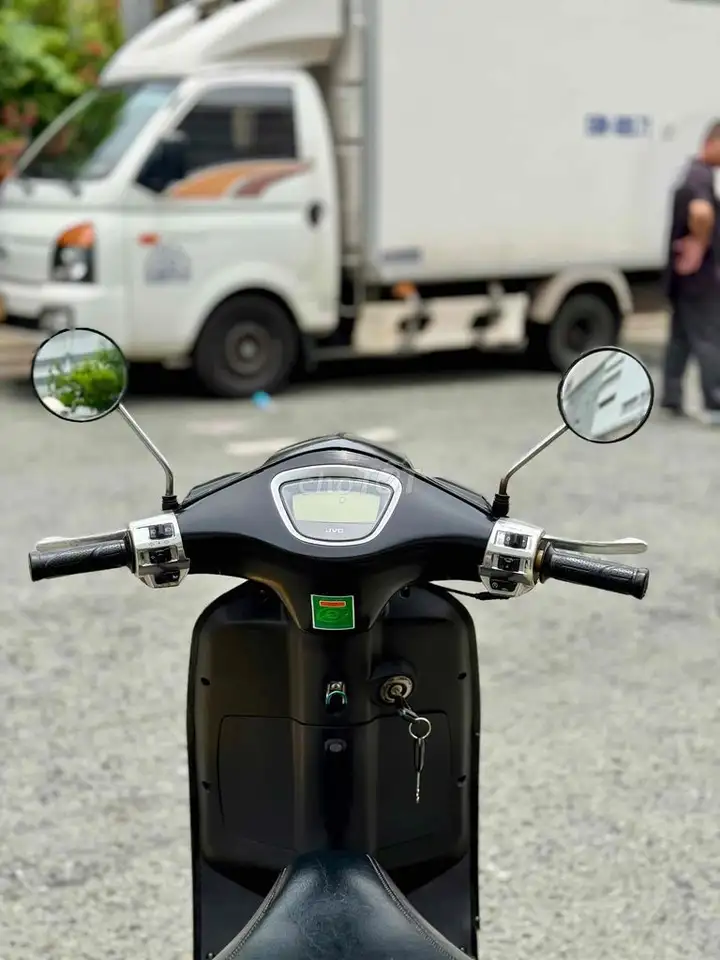 Скутер Vespa 50cc 2022