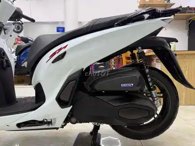 Honda SH 350i 2025 Белый Spotify 8000 км