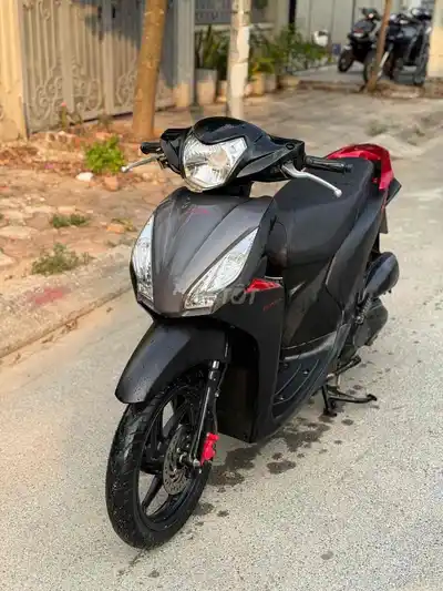 Honda Vision 2020 110i Черно-красная, оригинал, отличное состояние