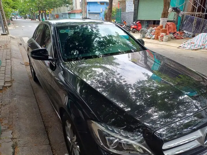 Mercedes-Benz C200 2018 черный, 50 000 км, состояние 95%