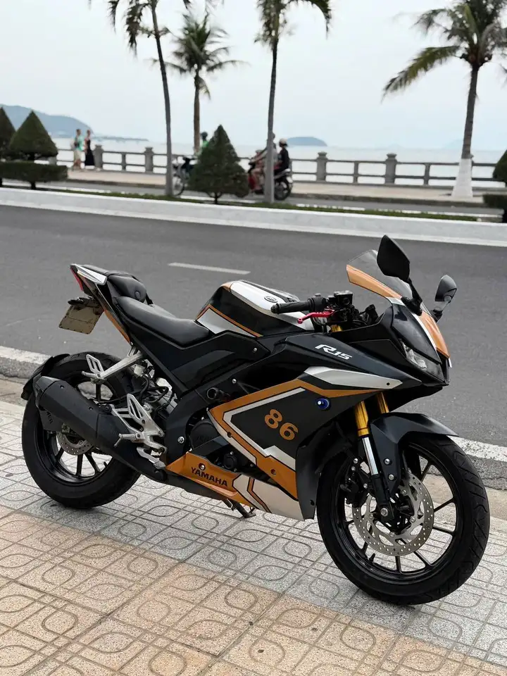 Yamaha R15 2021