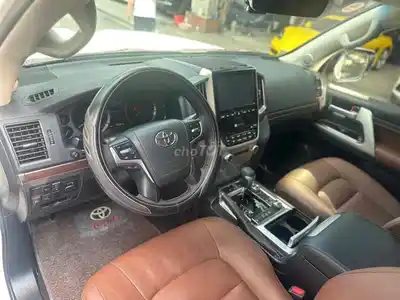 Toyota Land Cruiser LC200 2020 Белый
